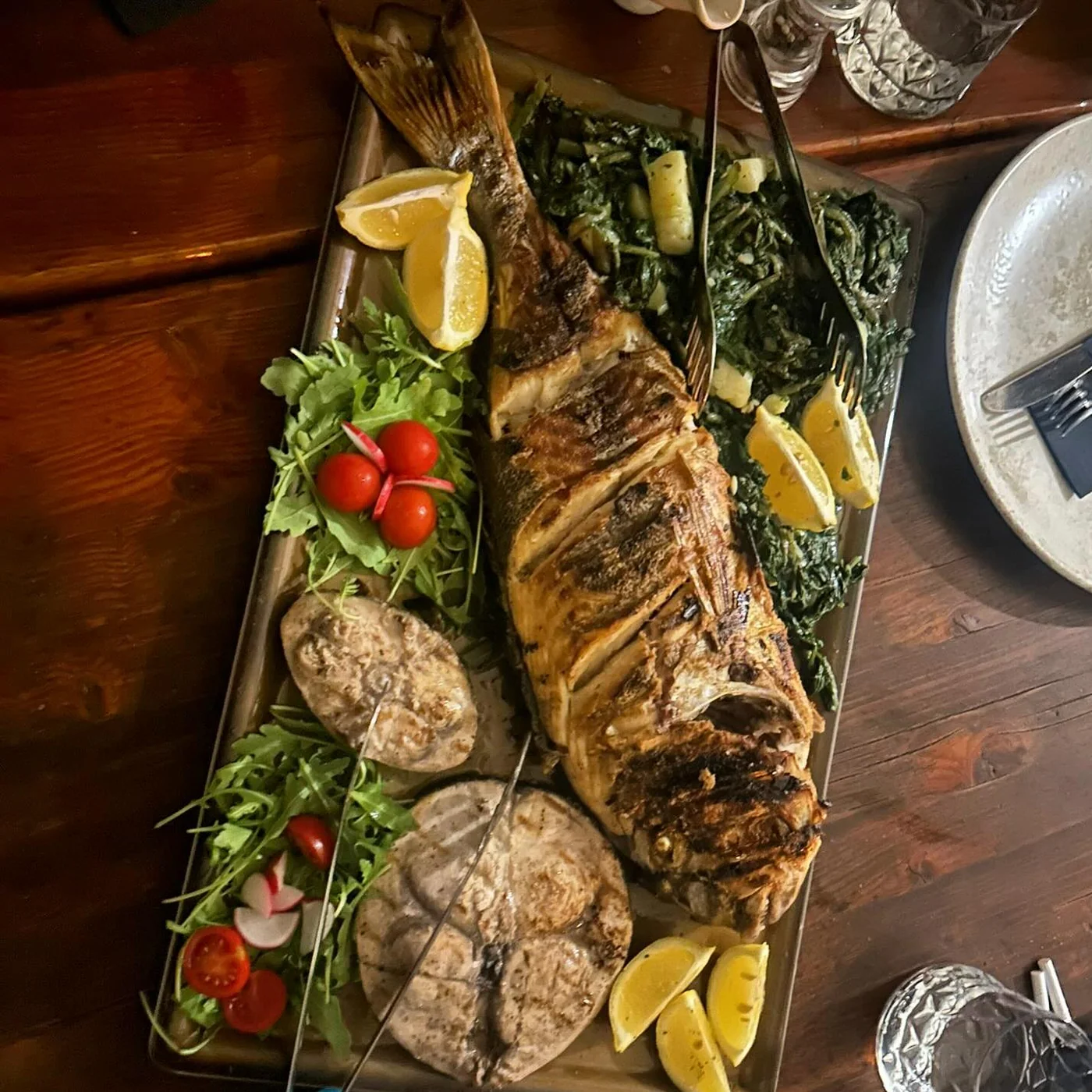 Orada na žaru s blitvom i krumpirom